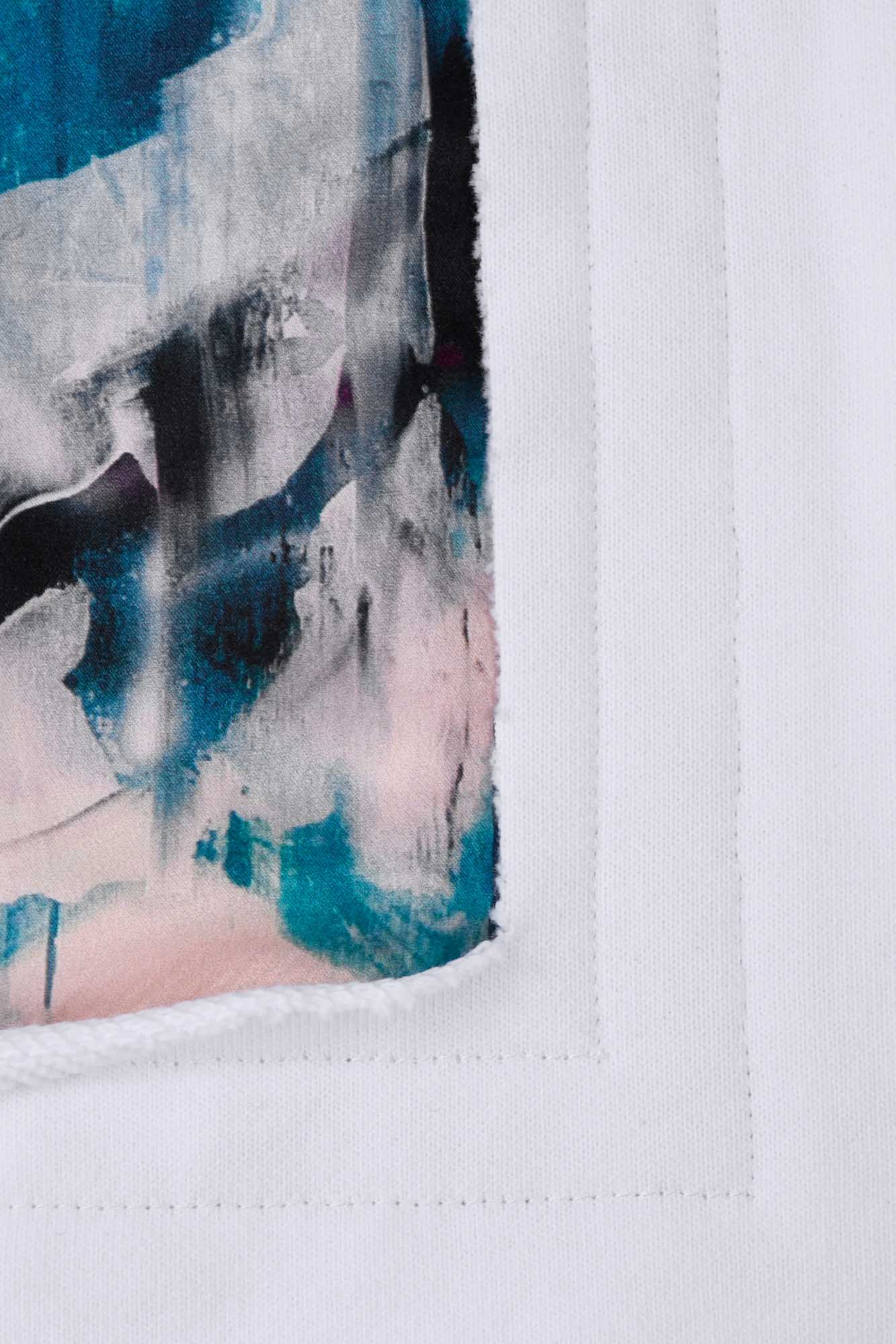 Sweat blanc avec patch soie "Manuela"