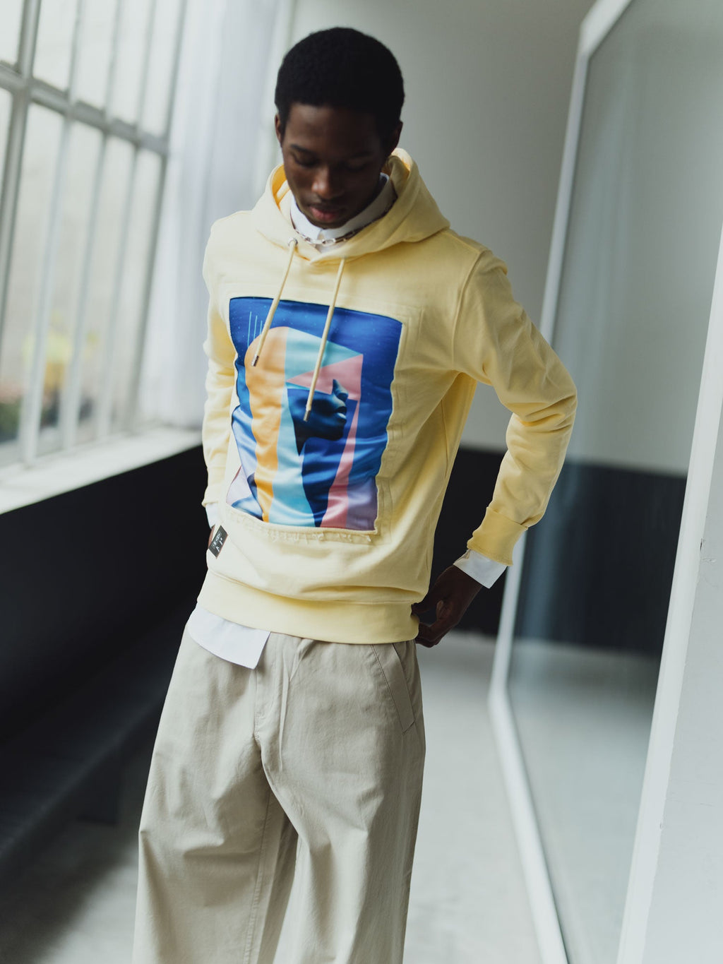 Hoodie jaune avec patch soie "Pop VR"