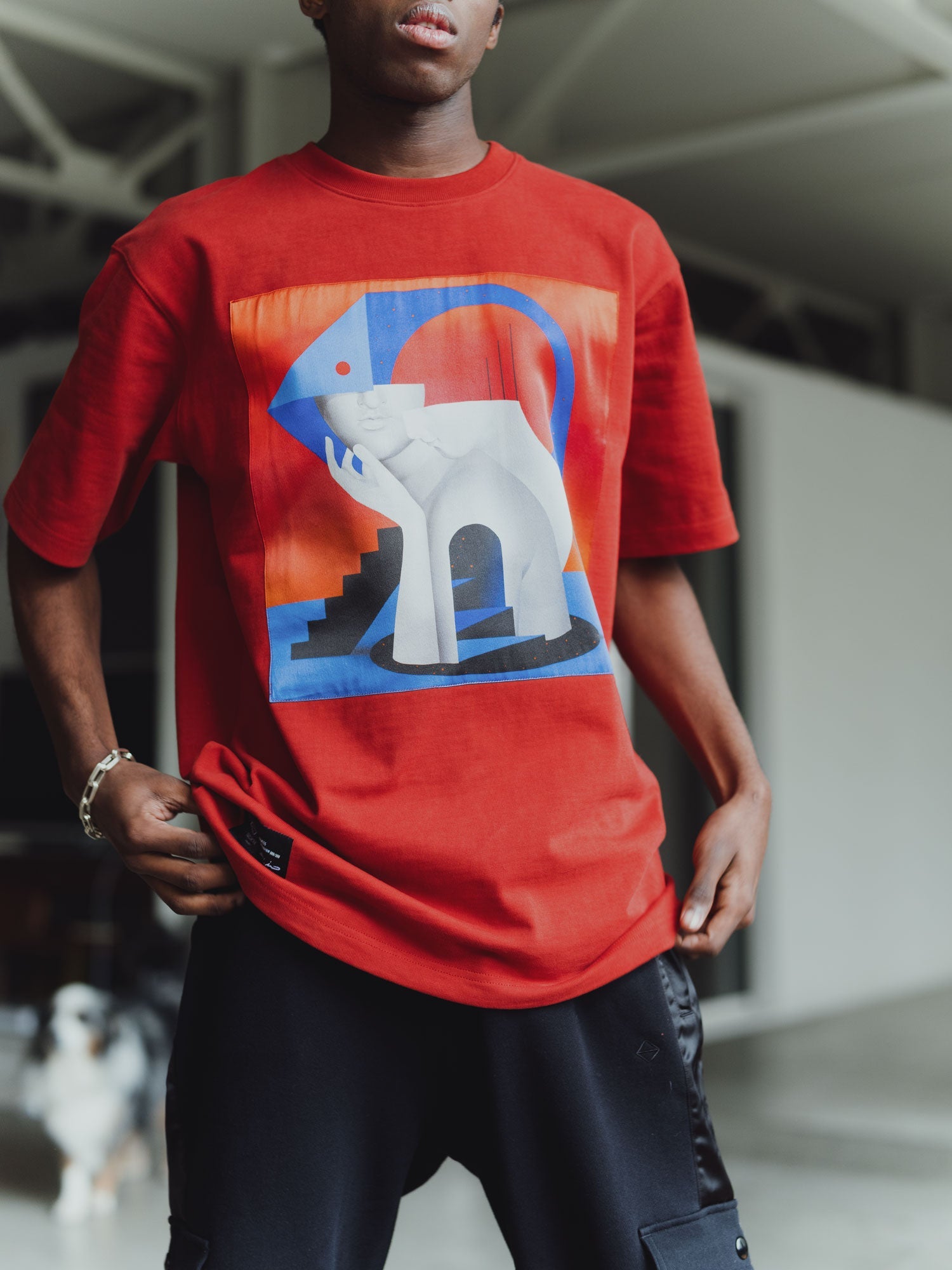 T-Shirt rouge Oversized avec patch soie "Gemeos"