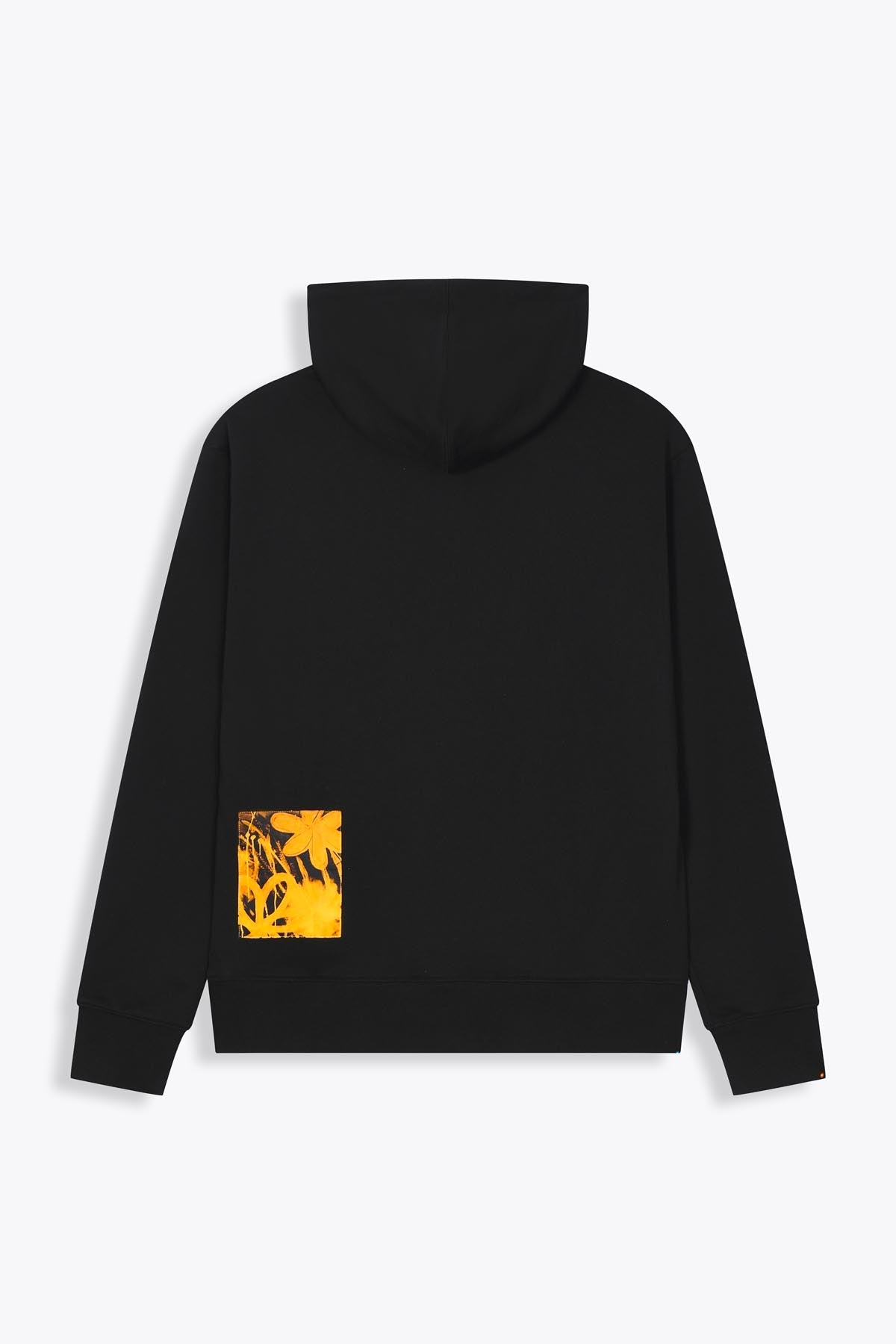 Hoodie noir avec patch soie "Yellow flowers"