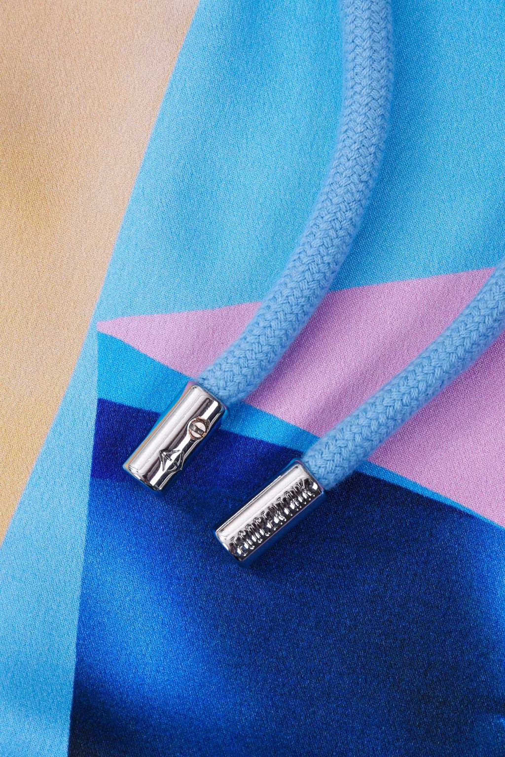 Hoodie bleu clair avec patch soie "Pop VR"