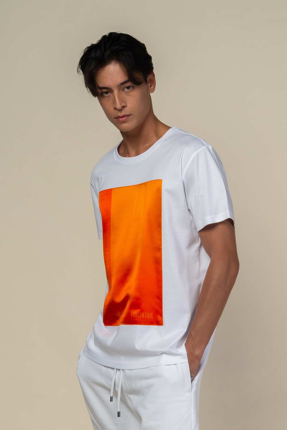 T-shirt blanc avec patch soie