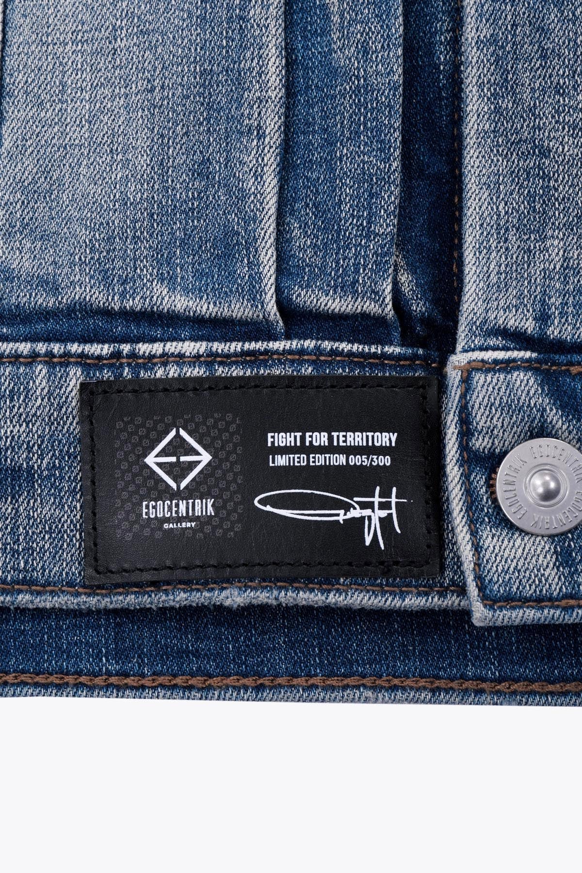 Veste en Jean avec patch en soie "Fight for Territory"
