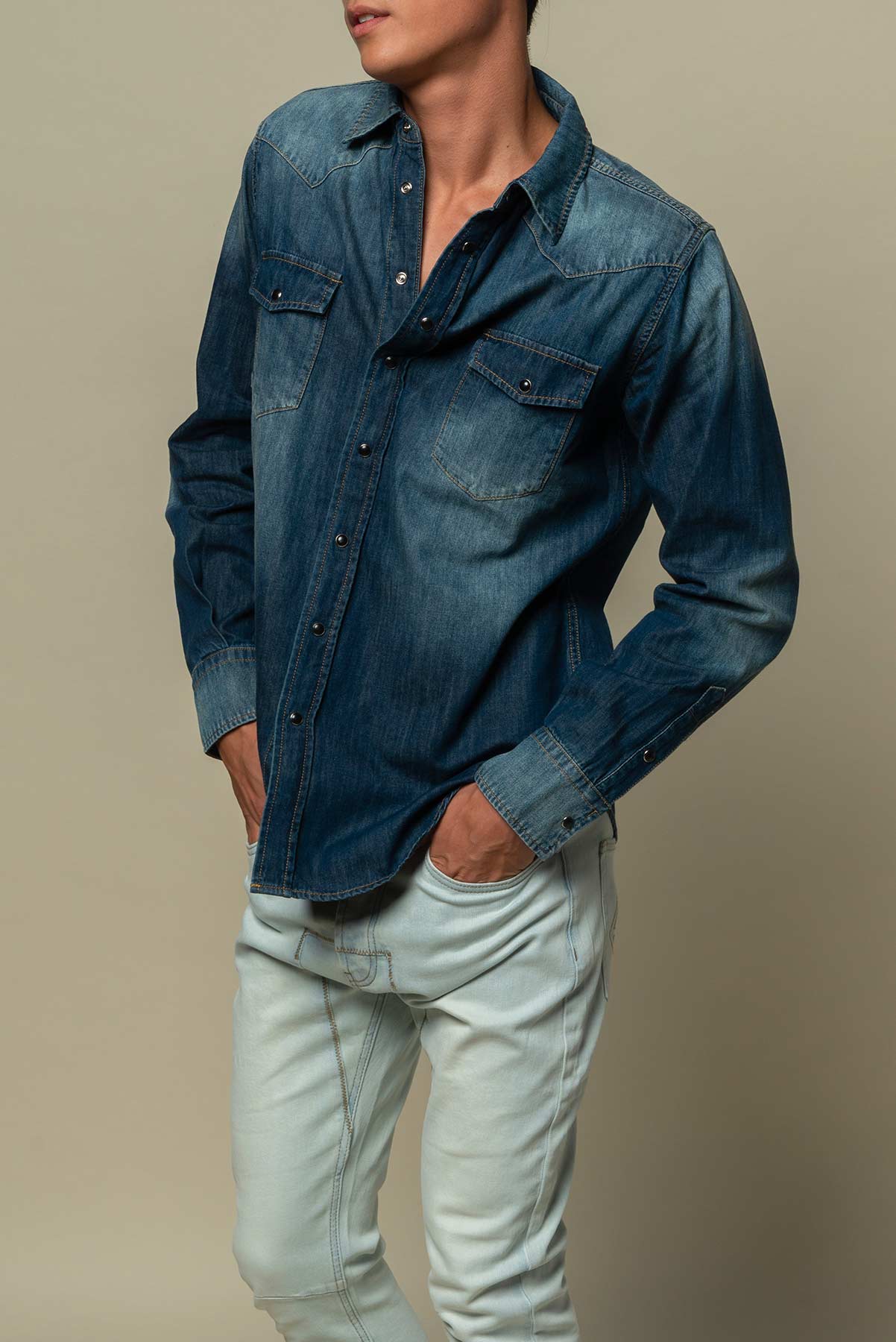 Chemise en Jean homme avec patch soie
