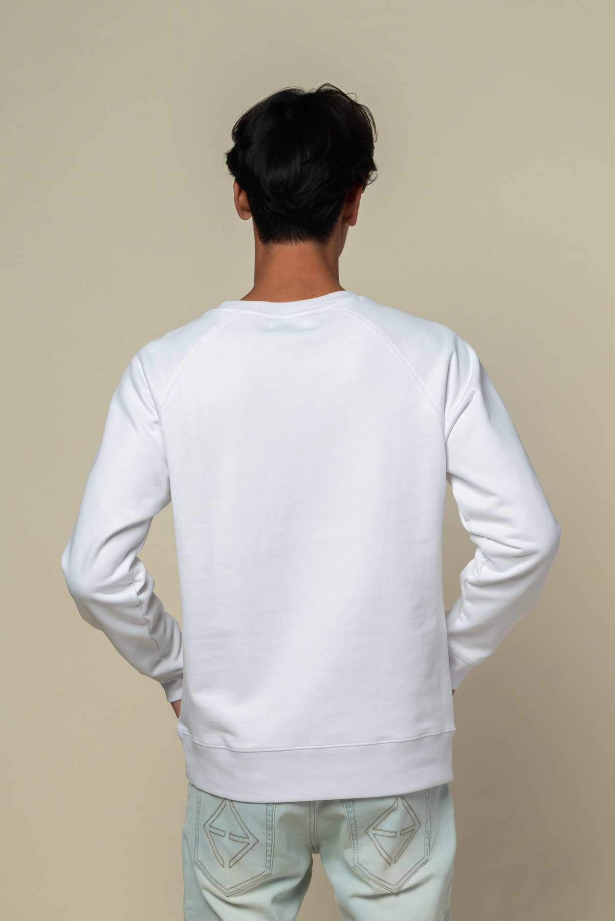 Sweat blanc avec patch soie "Untouchable"