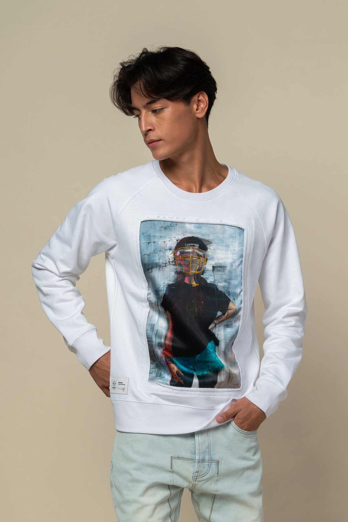 Sweat blanc avec patch soie "Untouchable"