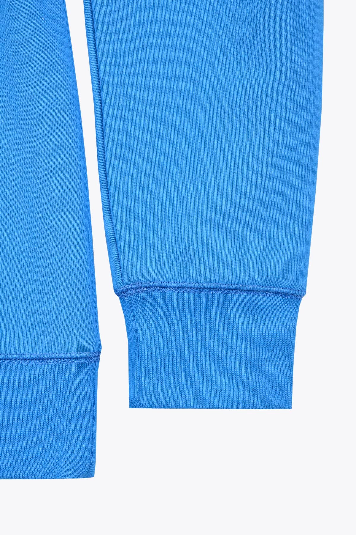 Sweat bleu avec patch soie "Serieuse"