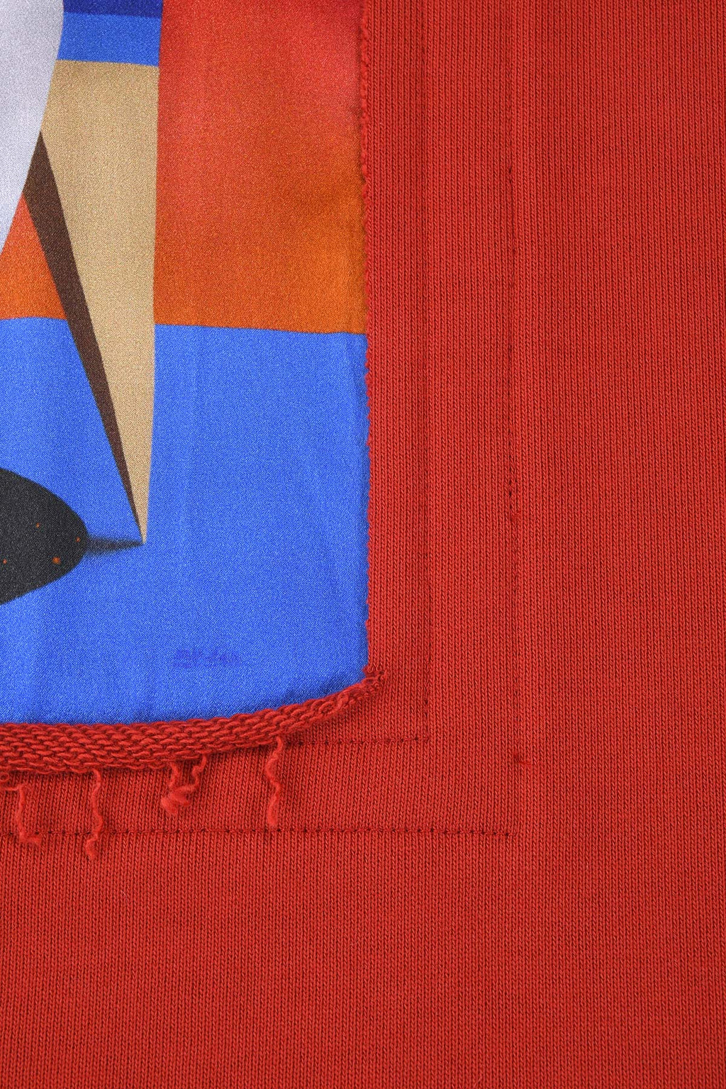 Sweat rouge avec patch soie "Gemeos"