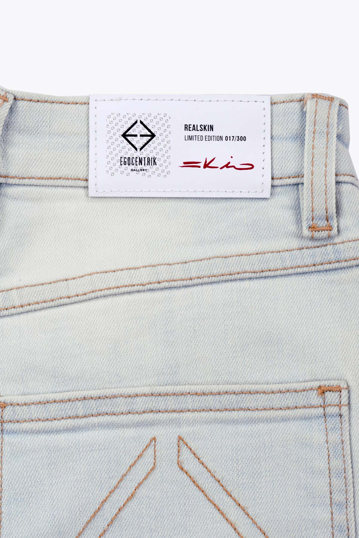 Jean femme coupe droite "Realskin"
