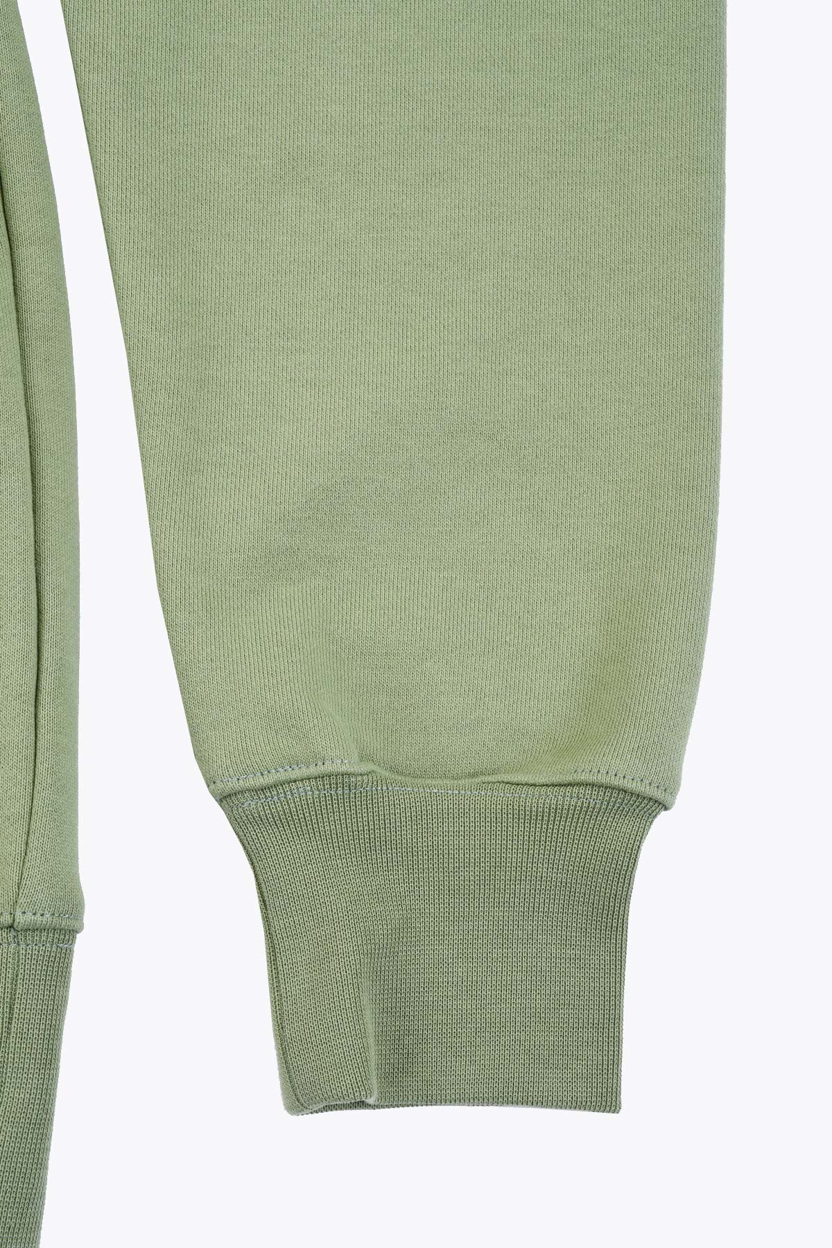 Hoodie Vert avec patch soie "Exploration"