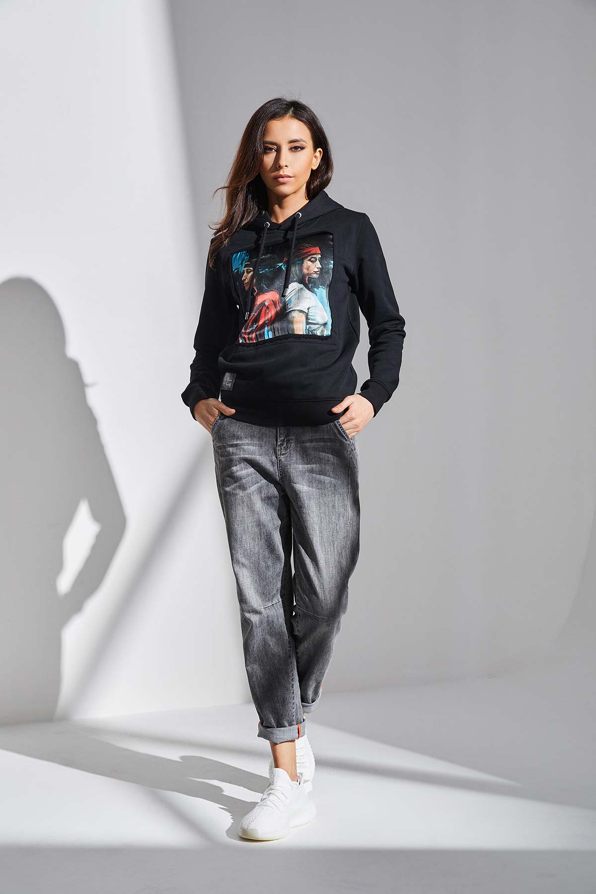 Hoodie noir avec patch soie "Duality"