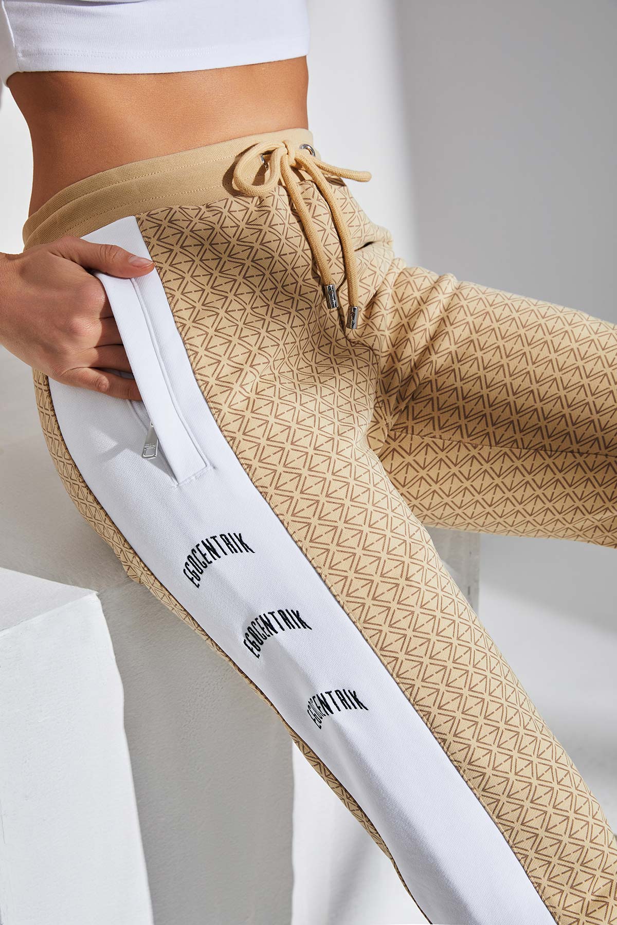 SAND TRACKSUIT PANT