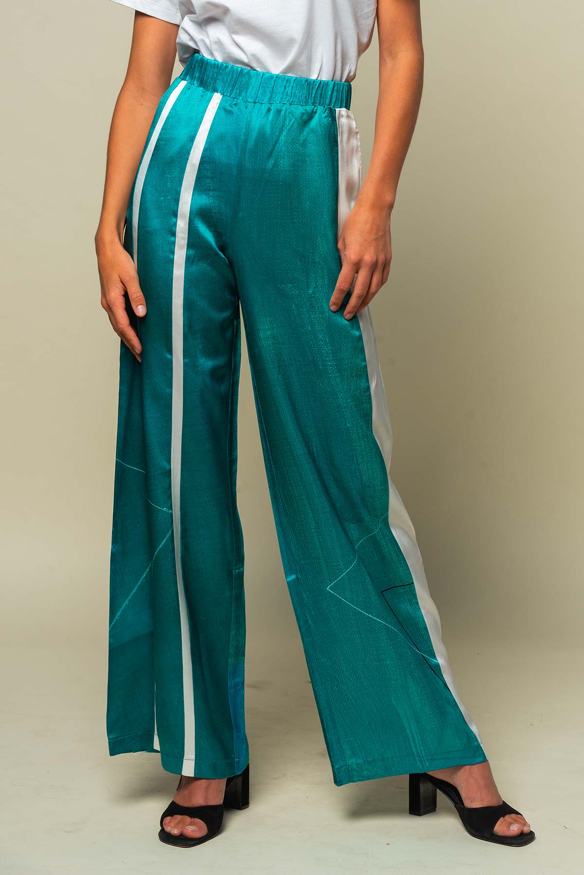 Pantalon femme fluide en soie "Smoke Break"