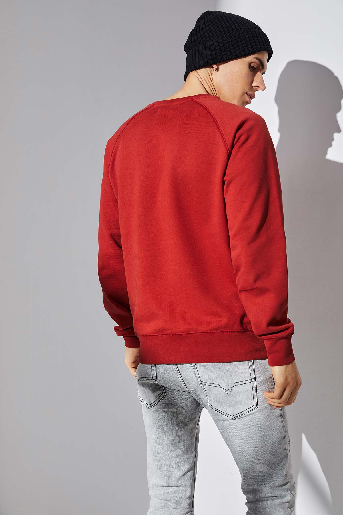 Sweat rouge avec patch soie "Gemeos"
